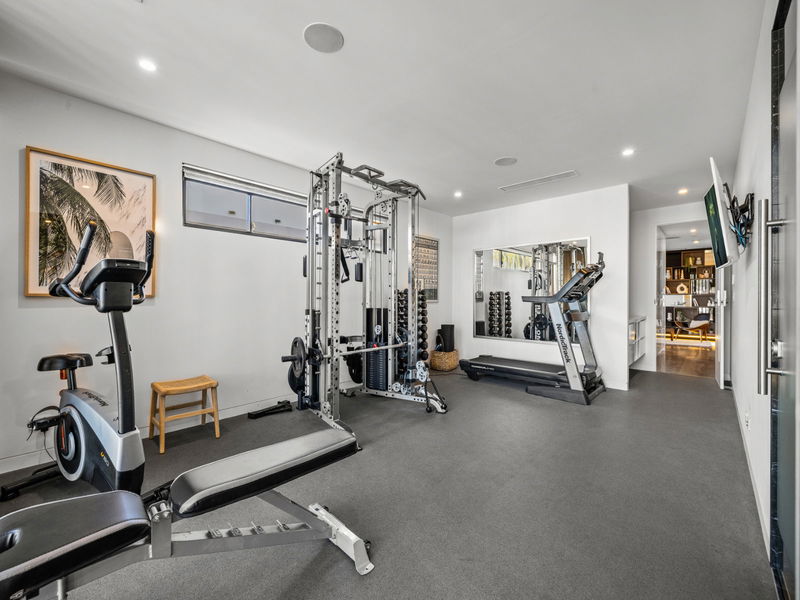 Mana Beach House (Heated Pool)