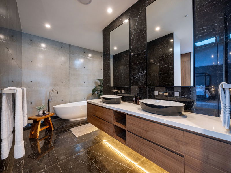 Mana Beach House (Heated Pool)