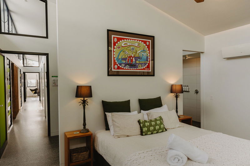 42 Byron (Walk to Beach)