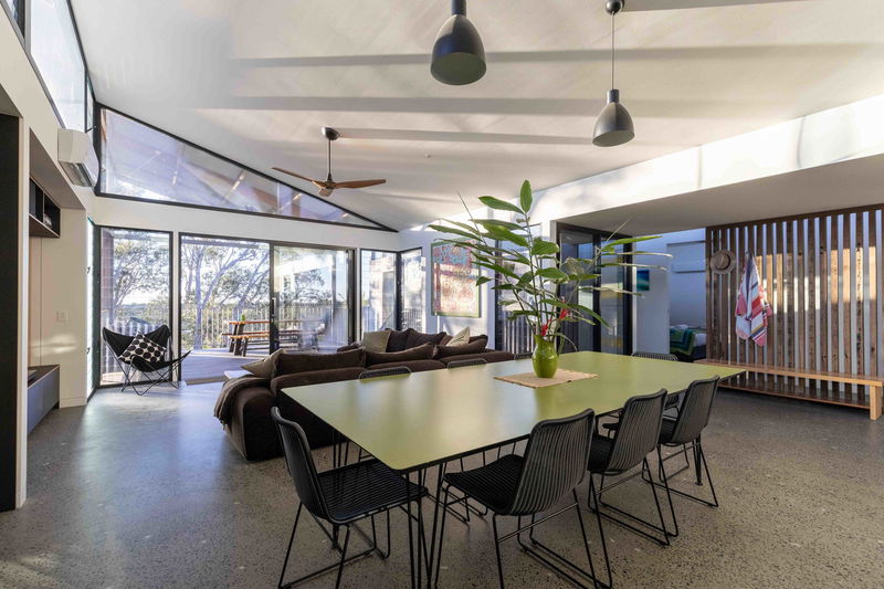 42 Byron (Walk to Beach)