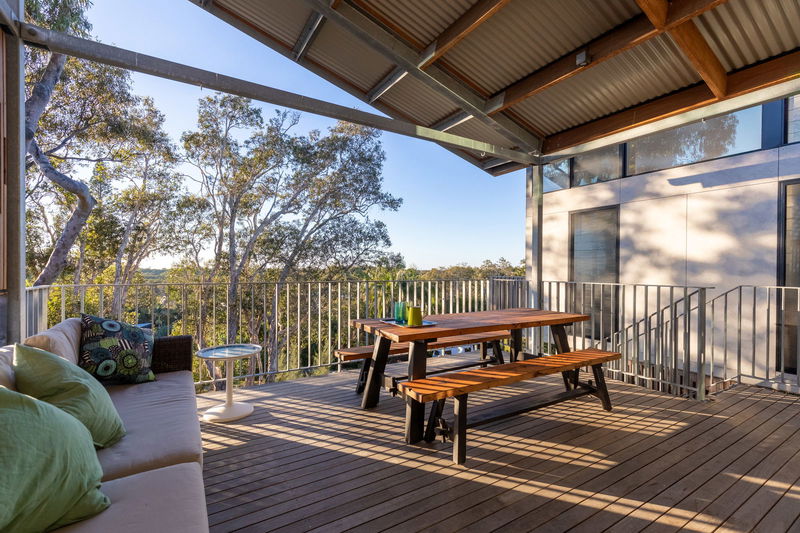 42 Byron (Walk to Beach)