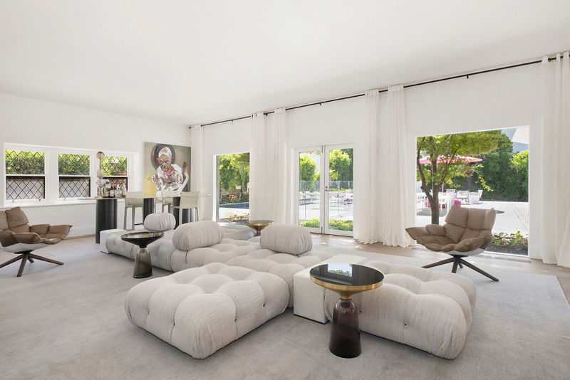 The Ultimate (With Car Parking)