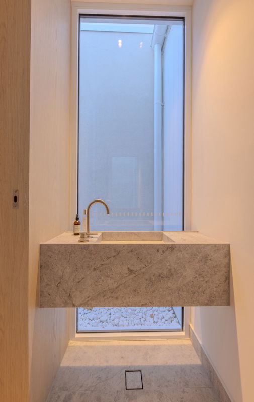 Sun Kiss (with plunge pool & car parking)