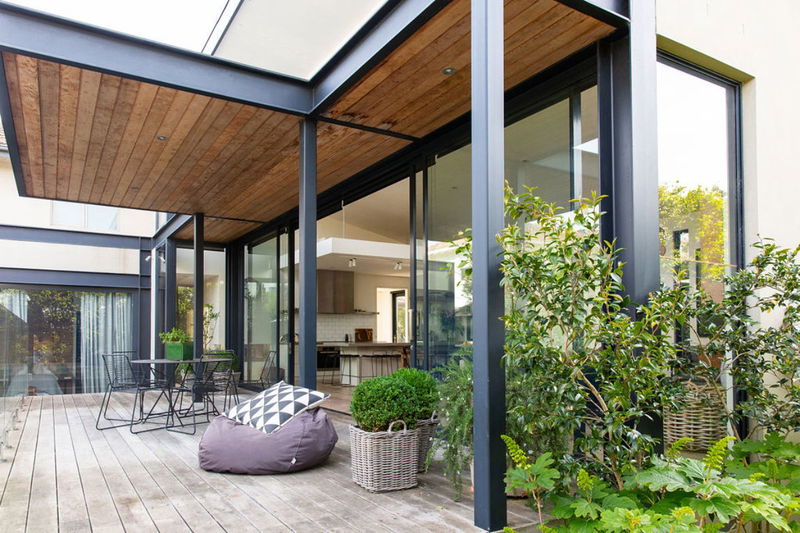 Kellenera (With Heated Pool and Car Parking)