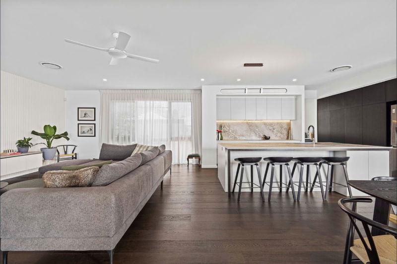 Allambi Broadbeach (With Car Parking)