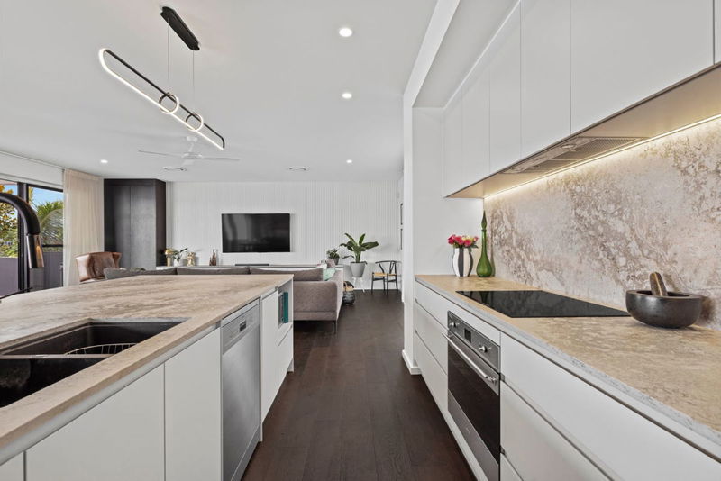 Allambi Broadbeach (With Car Parking)