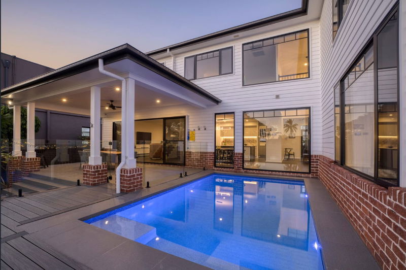 Allambi Broadbeach (With Car Parking)