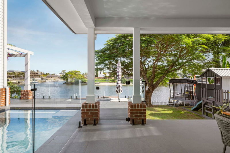 Allambi Broadbeach (With Car Parking)