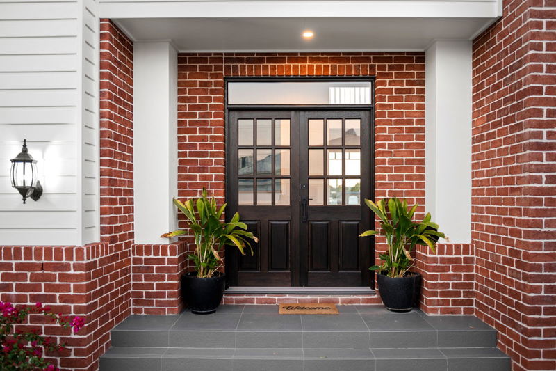 Allambi Broadbeach (With Car Parking)