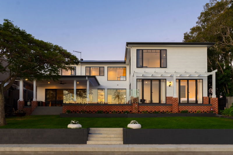 Allambi Broadbeach (With Car Parking)