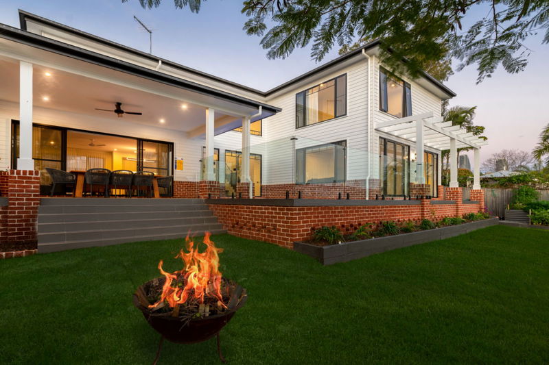 Allambi Broadbeach (With Car Parking)