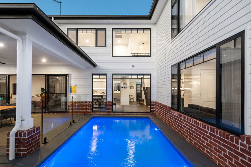 Allambi Broadbeach (With Car Parking)