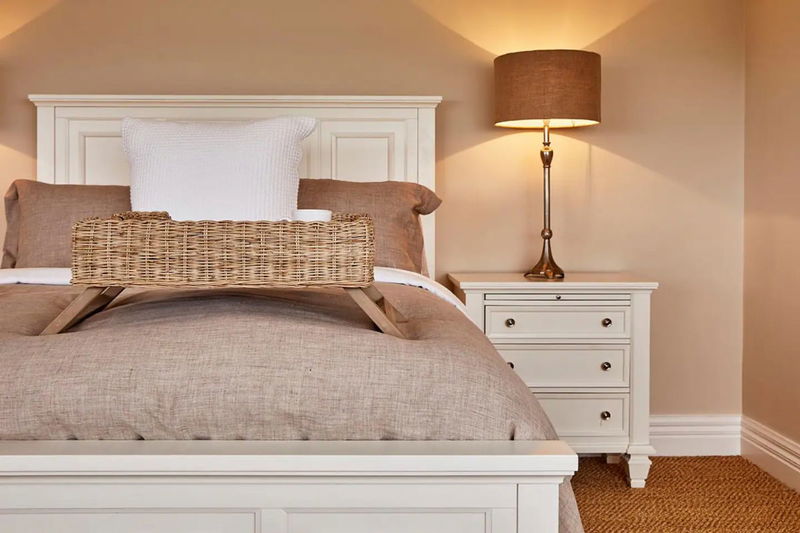 South Hampton - The Cottage (With Stunning Views)