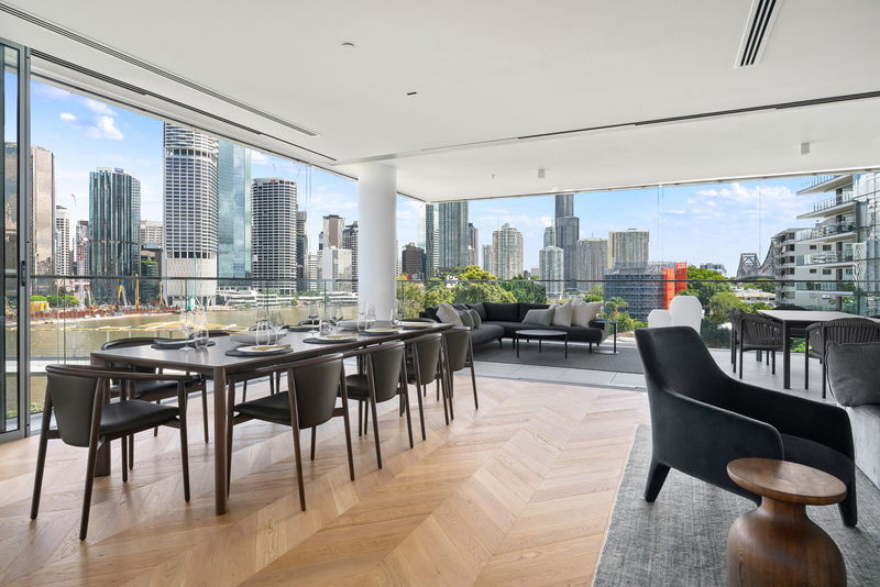 Brisbane Skyhome (With City Views)