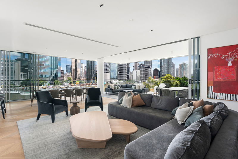 Brisbane Skyhome (With City Views)