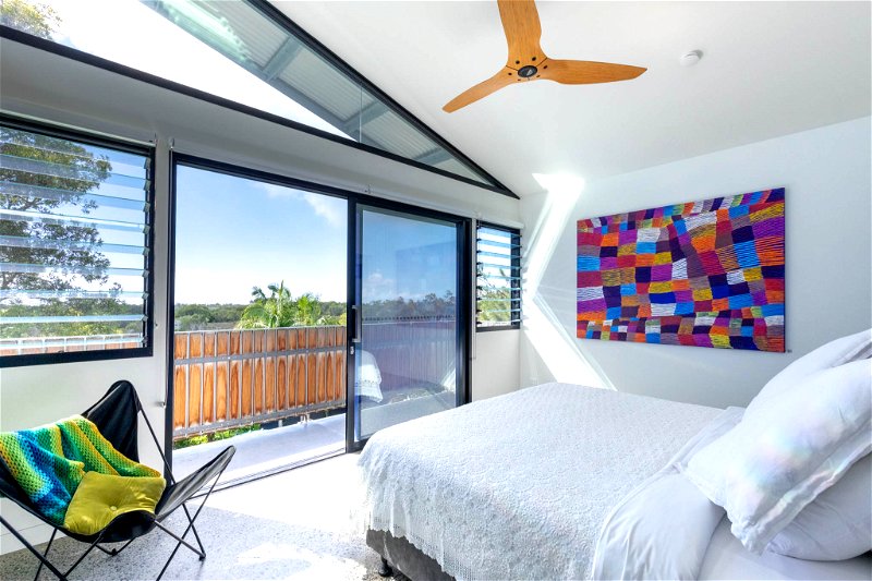 42 Byron (Walk to Beach)