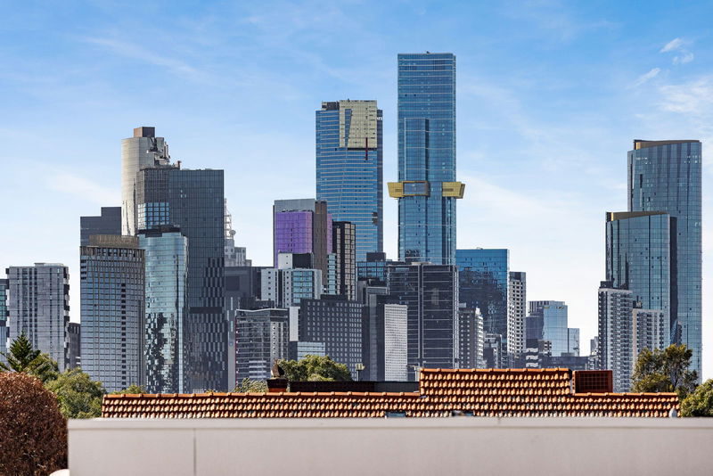 The Parade Penthouse (Walk to beach)