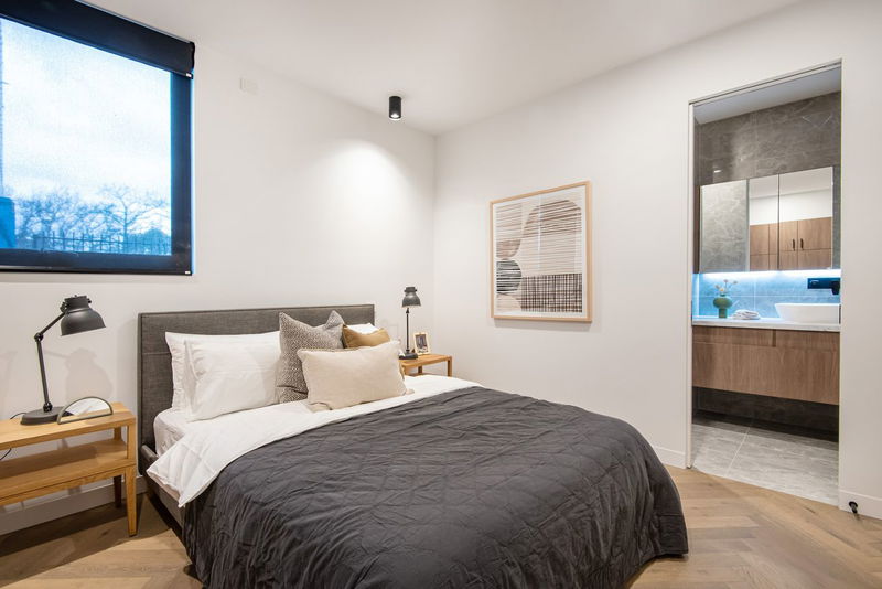 The Grandstand (Walking access to MCG)