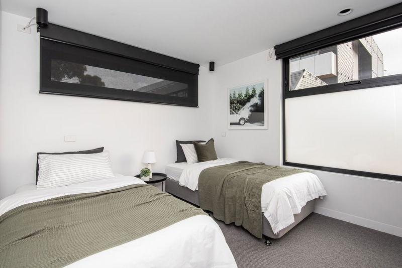 The Grandstand (Walking access to MCG)