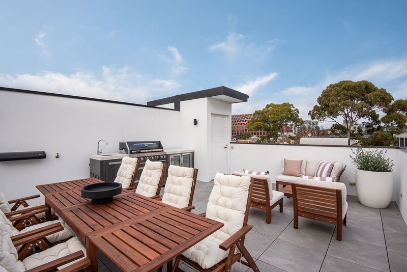 The Grandstand (Walking access to MCG)