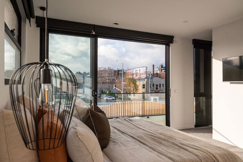 The Grandstand (Walking access to MCG)