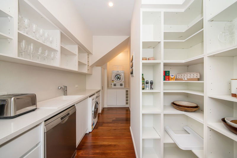 Seabreeze Haven (Walk to the beach)