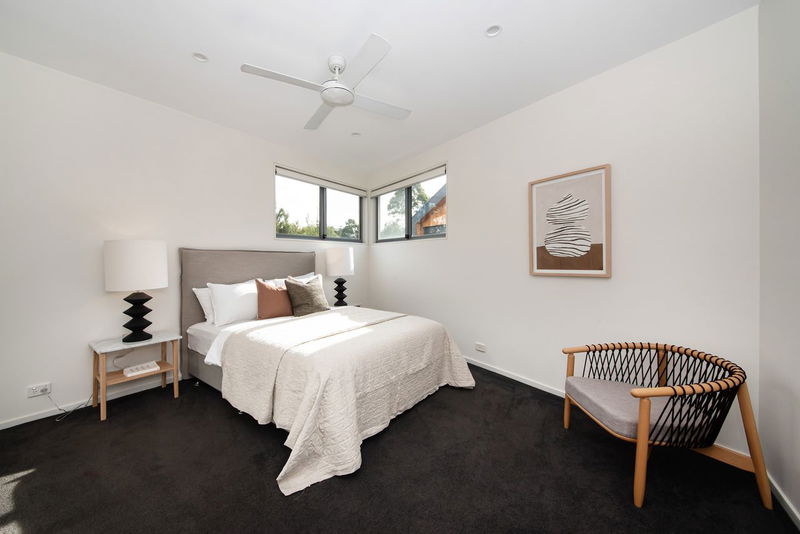 Seabreeze Haven (Walk to the beach)