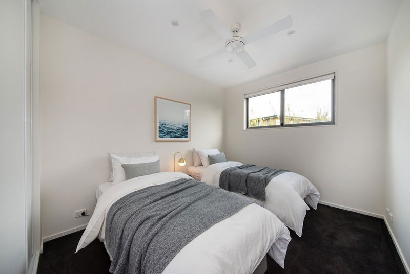 Seabreeze Haven (Walk to the beach)