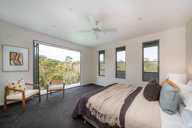 Seabreeze Haven (Walk to the beach)