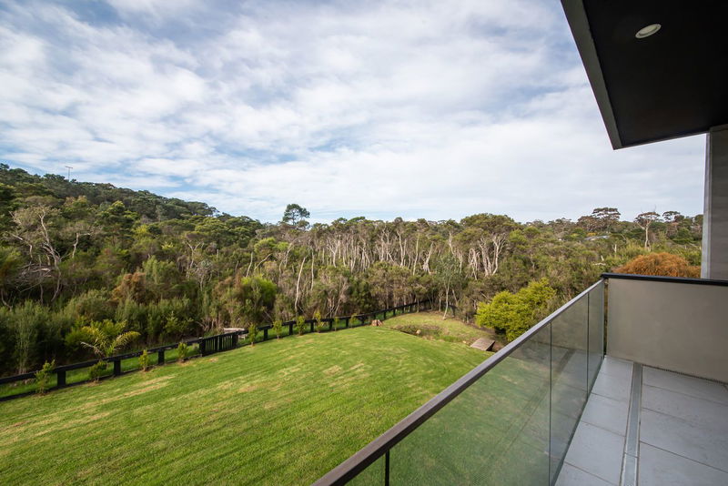 Seabreeze Haven (Walk to the beach)