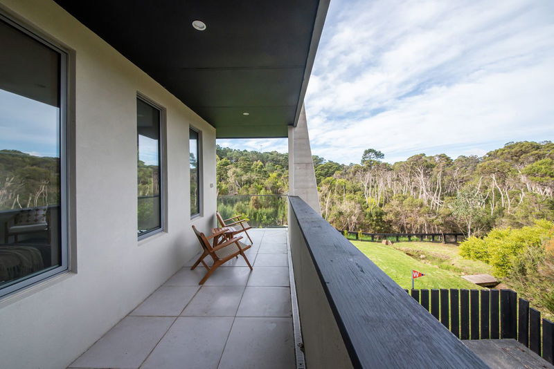 Seabreeze Haven (Walk to the beach)