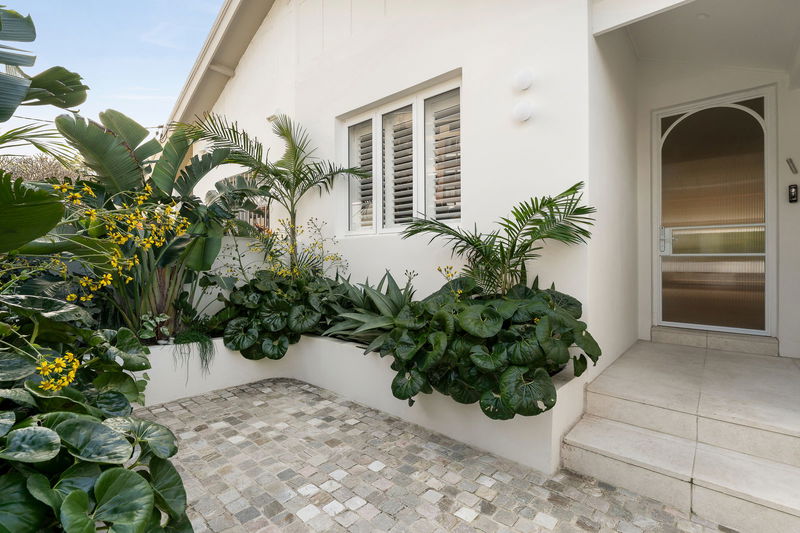 Bondi Luxe Haven (private garden and pool)