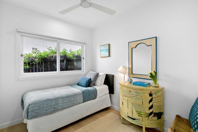 Coastal Chill (With Pool)