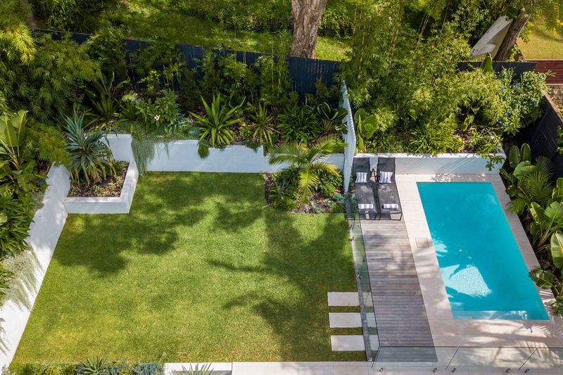 Coastal Chill (With Pool)