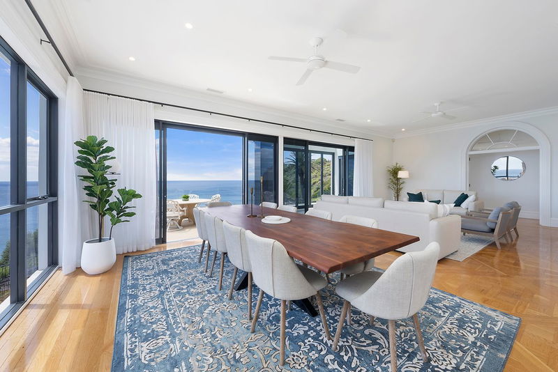 Florentia - pool with stunning ocean views