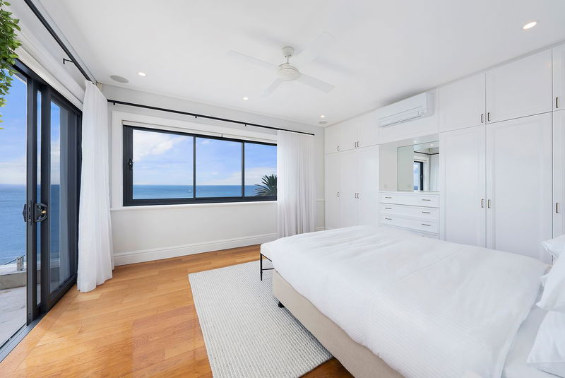 Florentia - pool with stunning ocean views