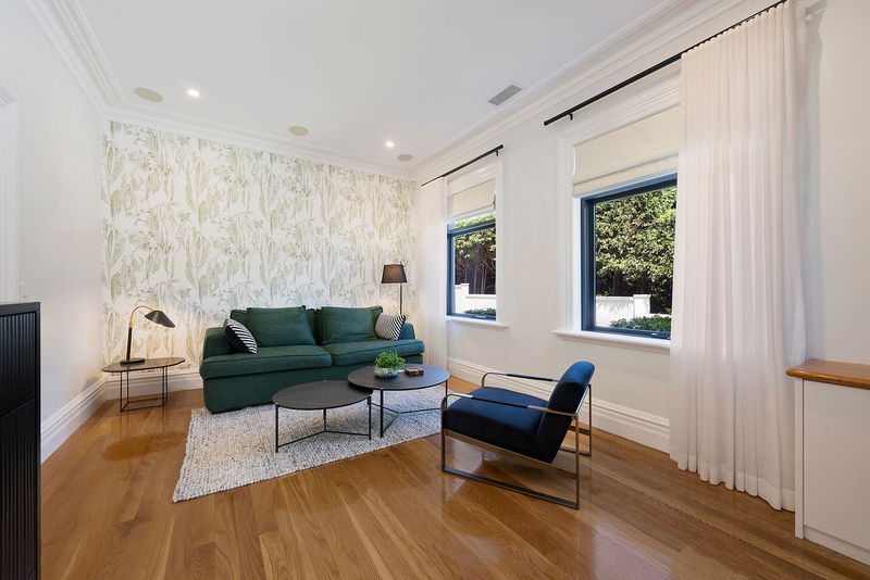 Florentia - pool with stunning ocean views