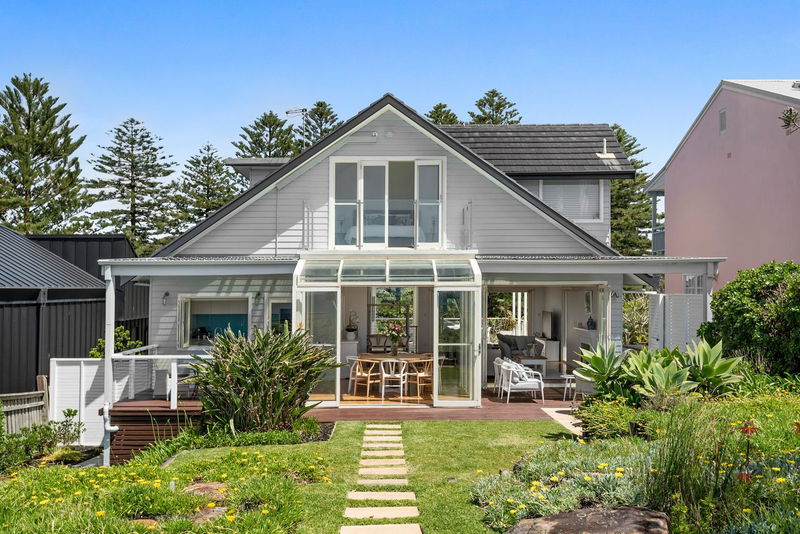 Life's a Picnic - with pool and ocean views