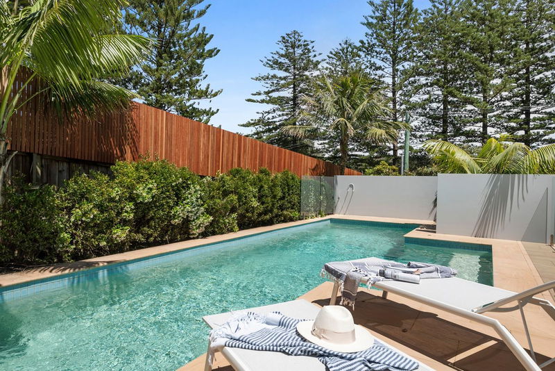 Life's a Picnic - with pool and ocean views