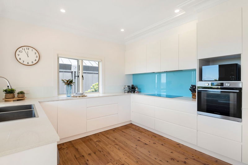 Life's a Picnic - with pool and ocean views