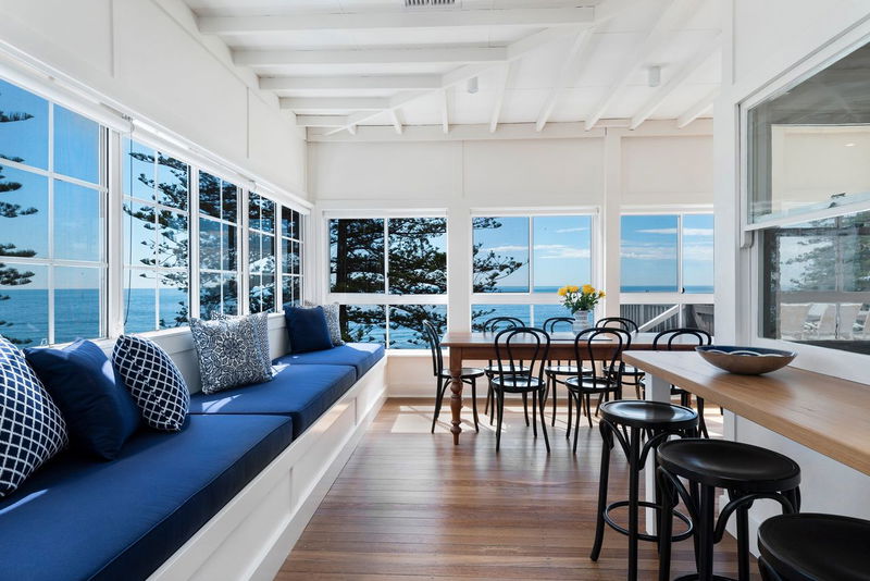 The Black Shack (Stunning ocean views)