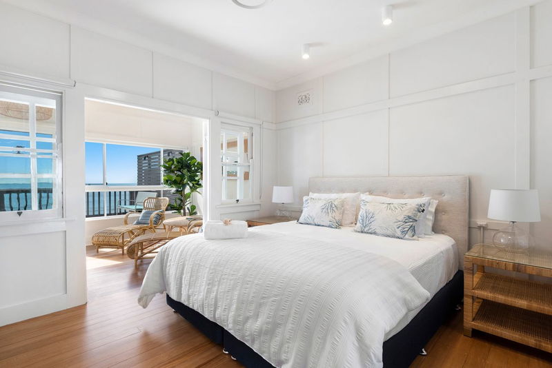 The Black Shack (Stunning ocean views)