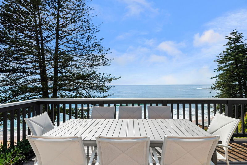 The Black Shack (Stunning ocean views)