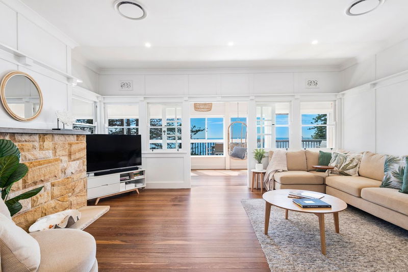 The Black Shack (Stunning ocean views)