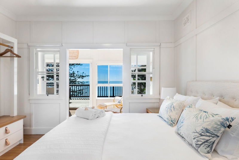 The Black Shack (Stunning ocean views)