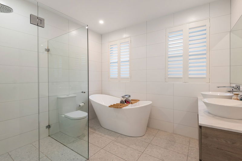 Whaley Surf Shack (Stunning ocean views)