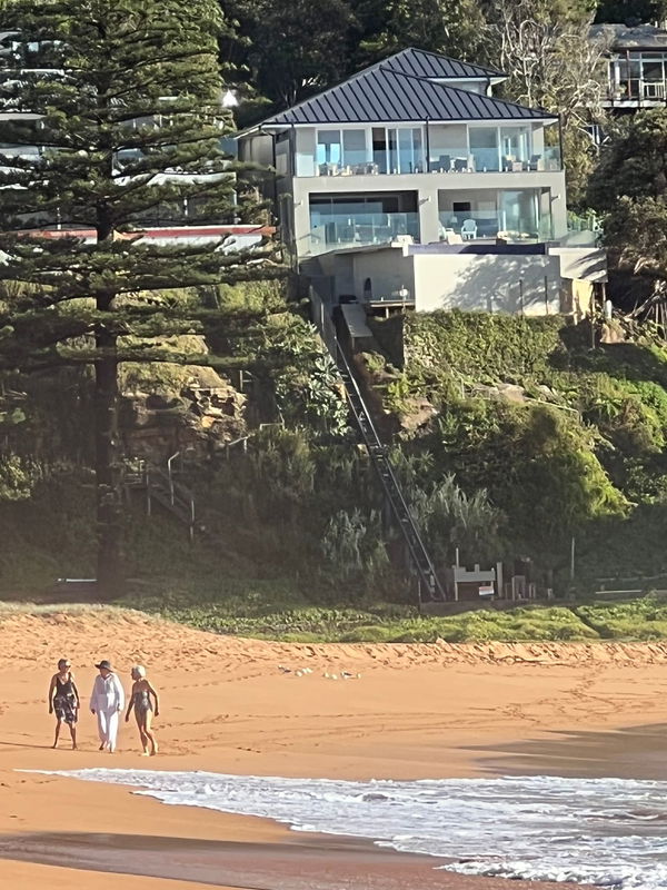 Whaley Surf Shack (Stunning ocean views)