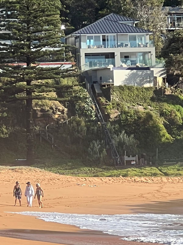 Whaley Surf Shack (Stunning ocean views)