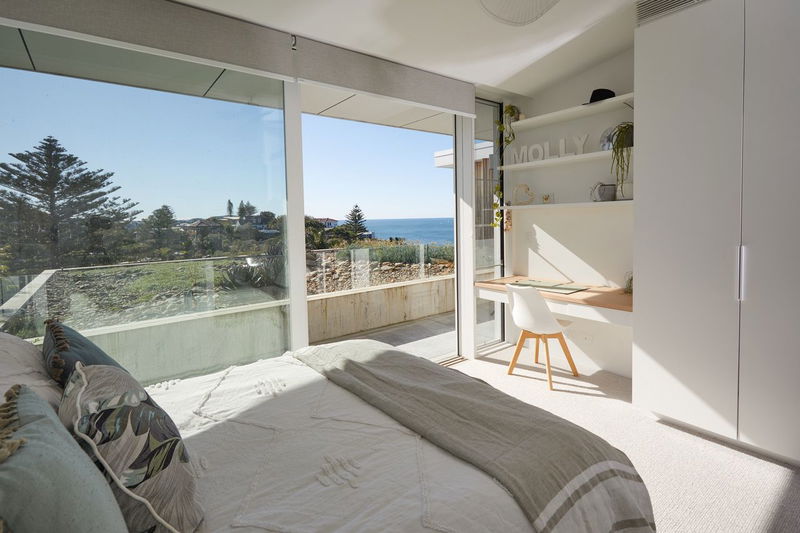 Waking Dream - Stunning ocean views