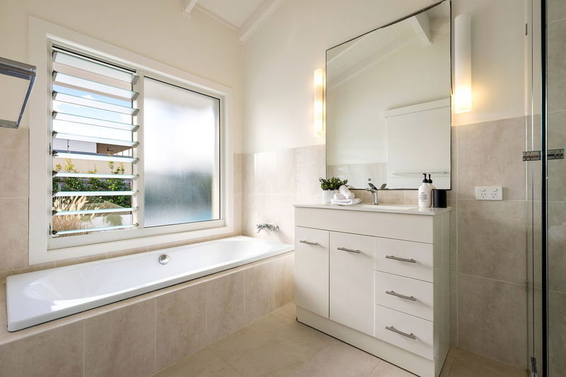 Kirra Dreaming (luxury beachfront home with pool)